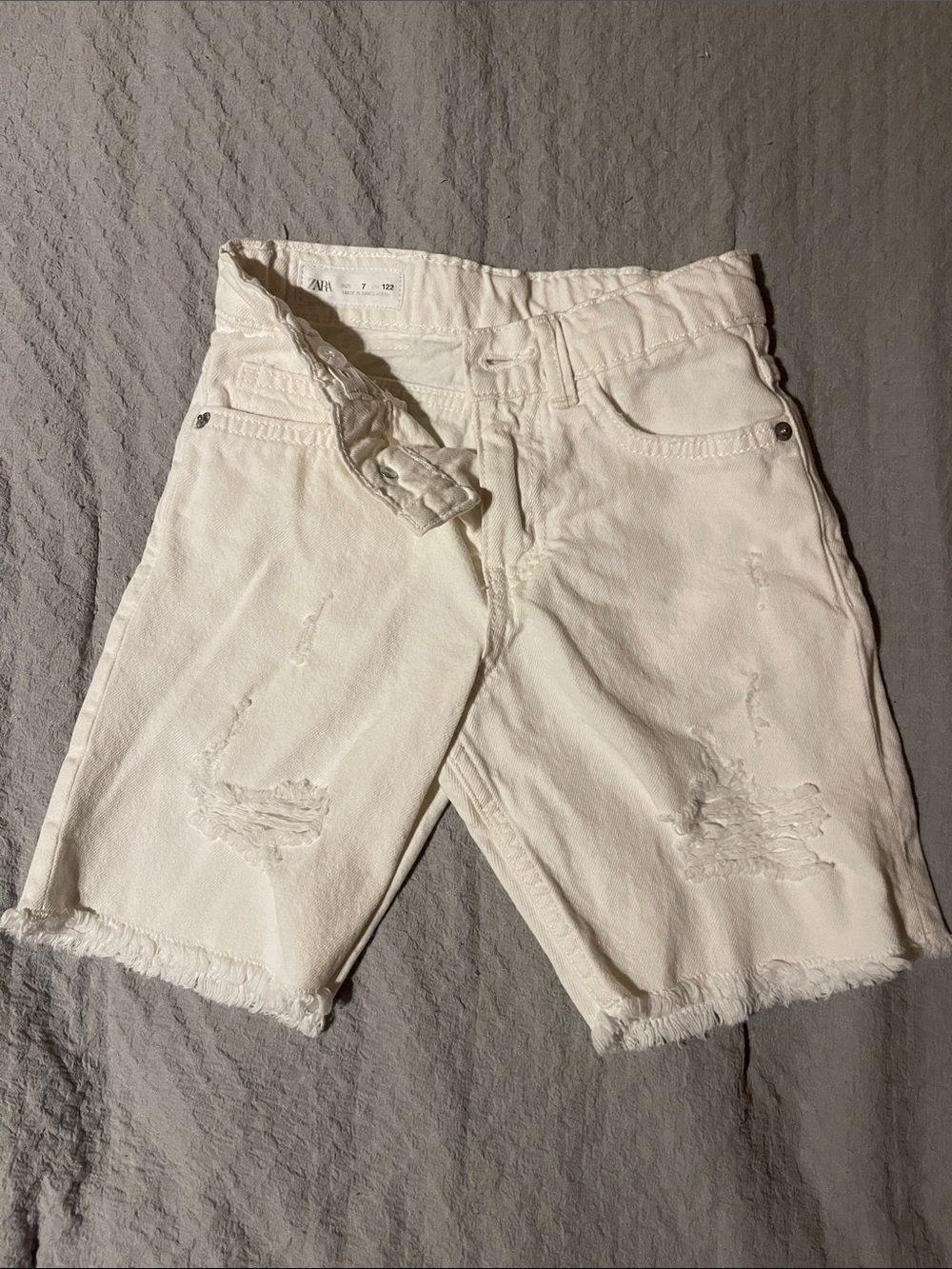 Zara Boys Sz 7 White Distressed Denim Bermuda Shorts with Frayed Cuffs